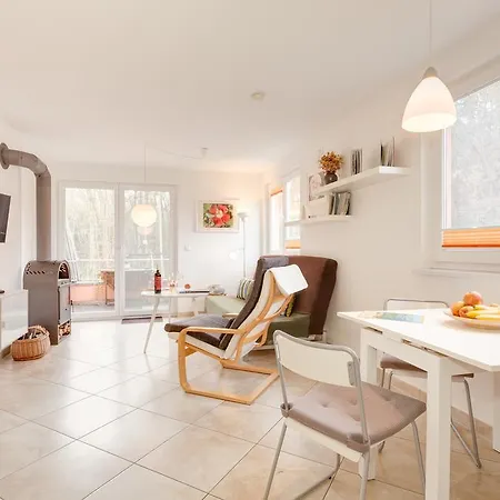 Apartment Ferienwohnung Am Wald Glowe